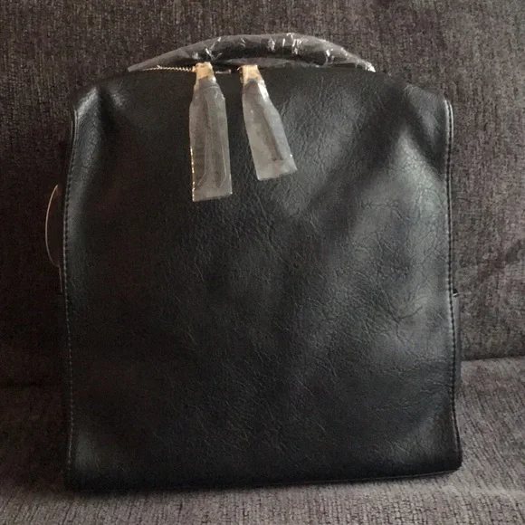 metro muse | Bags | Vegan Leather Convertible Backpack 